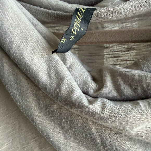 Long sleeve grey shirt - Picture 2 of 3